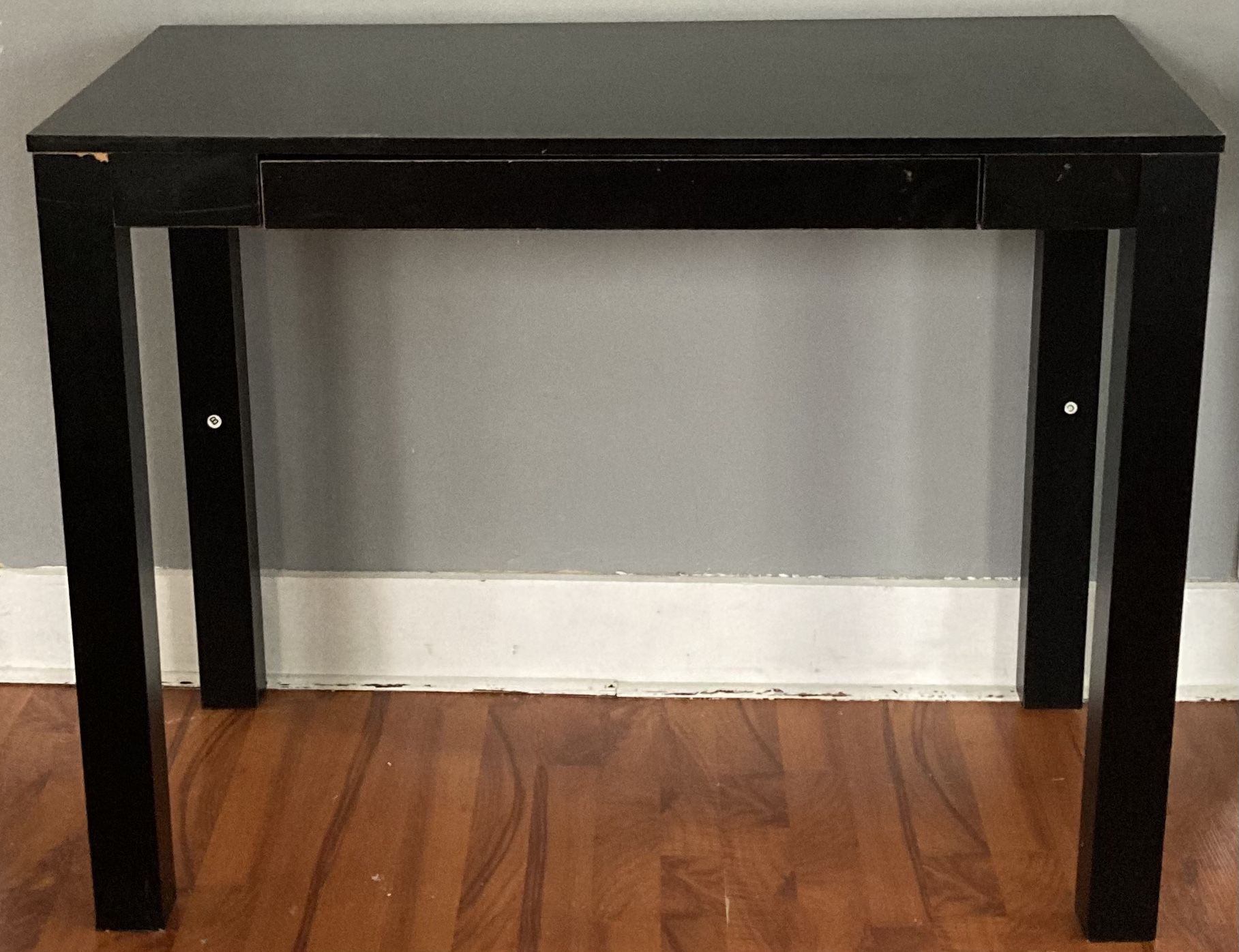 Console / Entry Table 