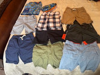 Boys size 5 shorts - USED