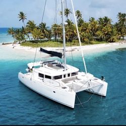 Catanaran Luxor 50 Feet Party,swimming,relax,sailing