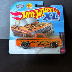 Hot Wheels XL '83 Chevy Silverado 