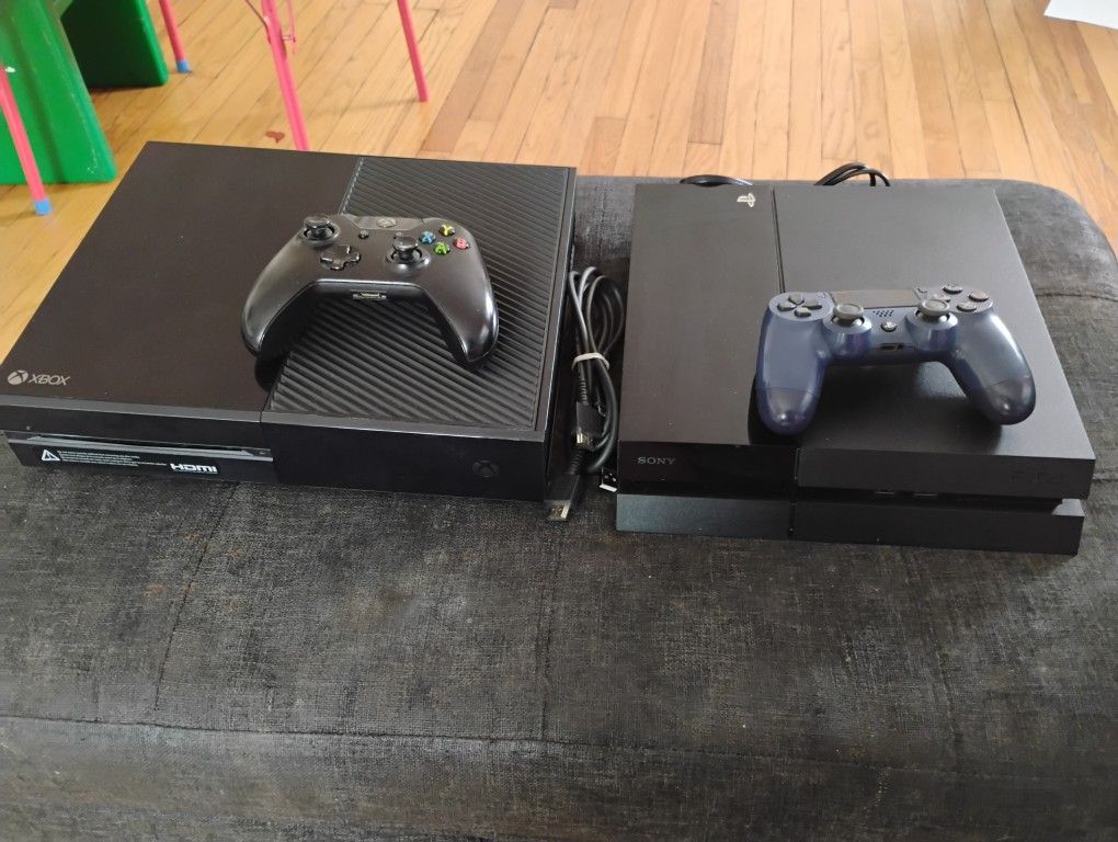 PS4 500GB Console And Xbox One 500GB Console Black with 3.5mm Jack Controller