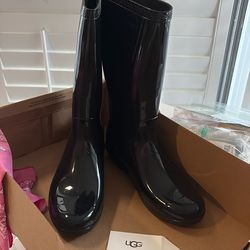 UGG rain boots size 9