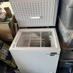 Magic Chef 5cu. Ft. Chest Freezer 