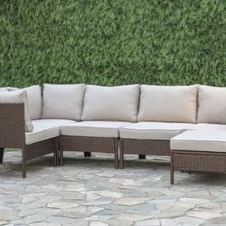 Outdoor Wicker 6 Piece Sectional Set with Cushions | Durable and Stylish | $700 OBO | Everett, WA
