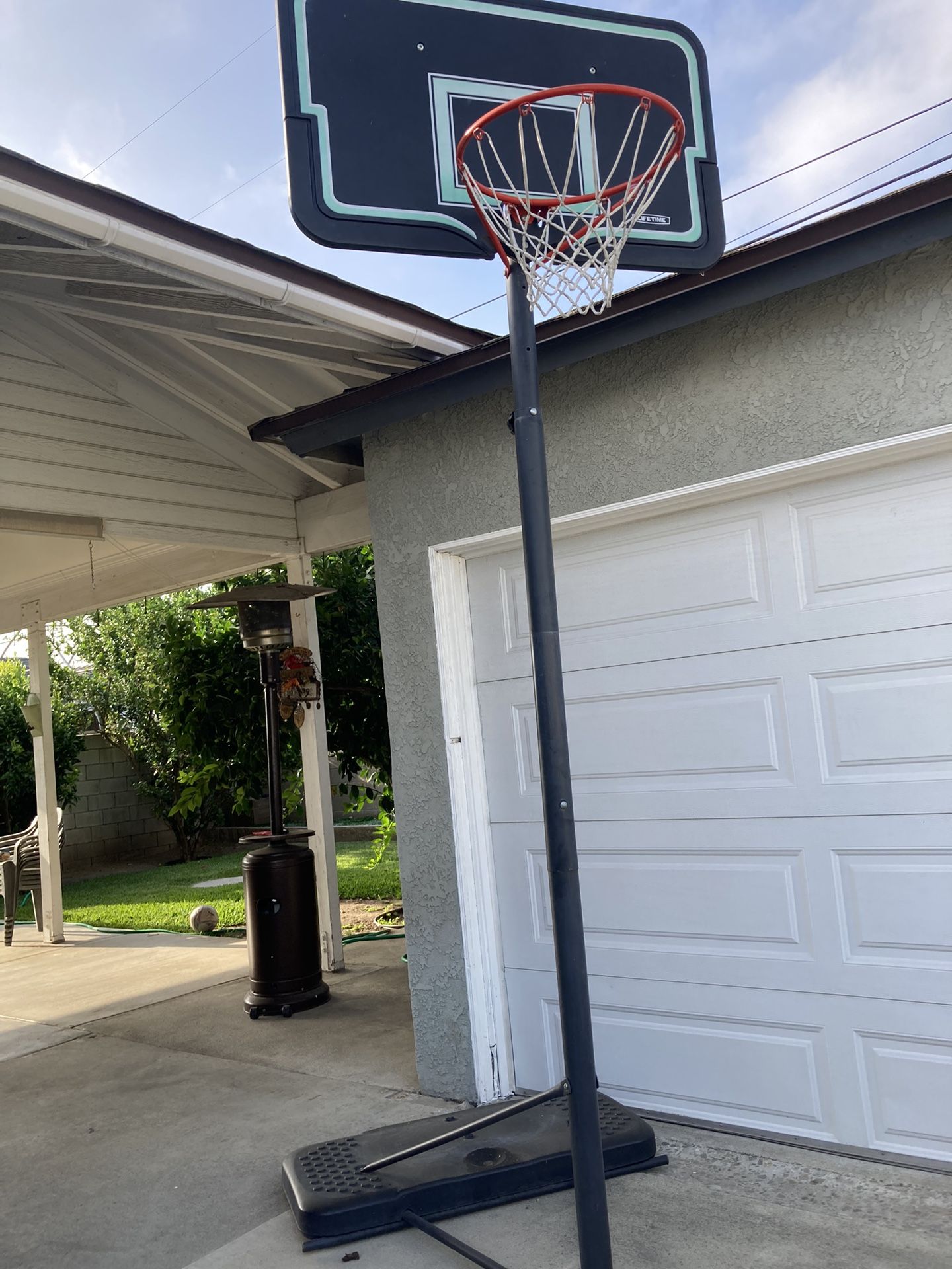 Basketball Hoop 