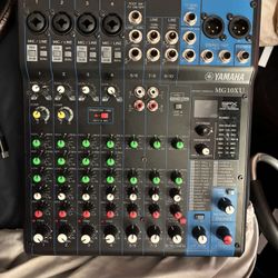  MG10XU 10-CHANNEL MIXER WITH USB AND EFFECTS