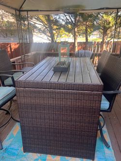 Outdoor table and 9 chairs