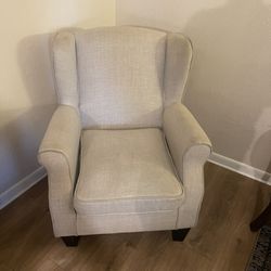 Chair (Ivory)