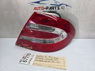 lens chipped 2003 - 2004 - 2005 MERCEDES CLK300 CLK500 RIGHT TAIL LIGHT OEM AY67715