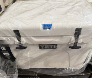 YETI Tundra Hard Cooler White