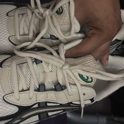 ASICS Pale Oak Size 10