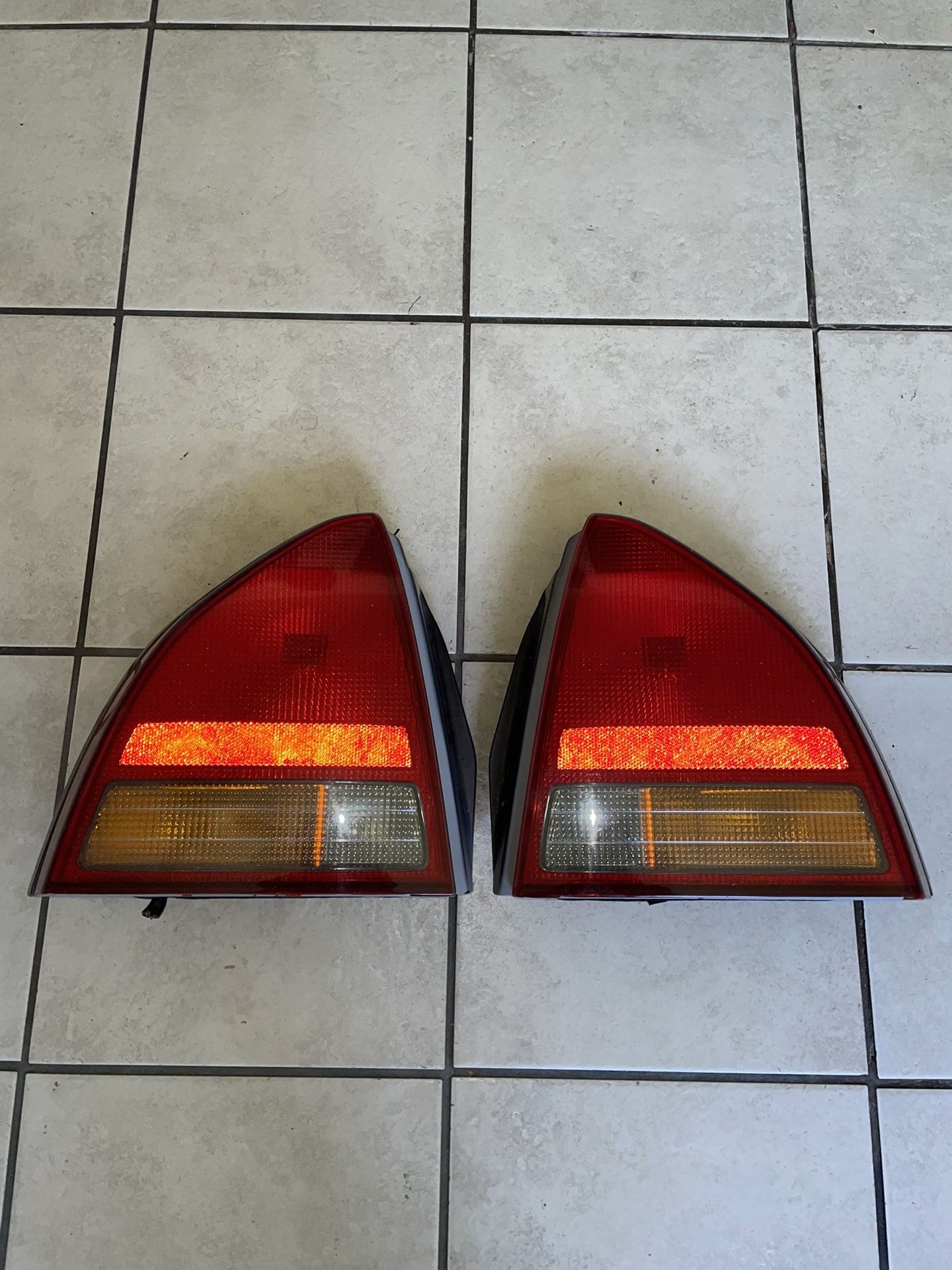 1992~1996 Honda Prelude BB1 BB2 Left Right LH RH OEM Tail Light Stanley 0 4 3 -1 1 5 0