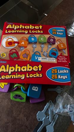 Lakeshore Alphabet Learning Locks - 26 Locks & 26 Keys Educational Toy