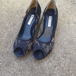 Elegant Navy Lace Peep-Toe Heels - Made In Japan
