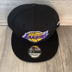 Los Angels Lakers Snapback Hat$35