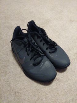Nike tennis shoes