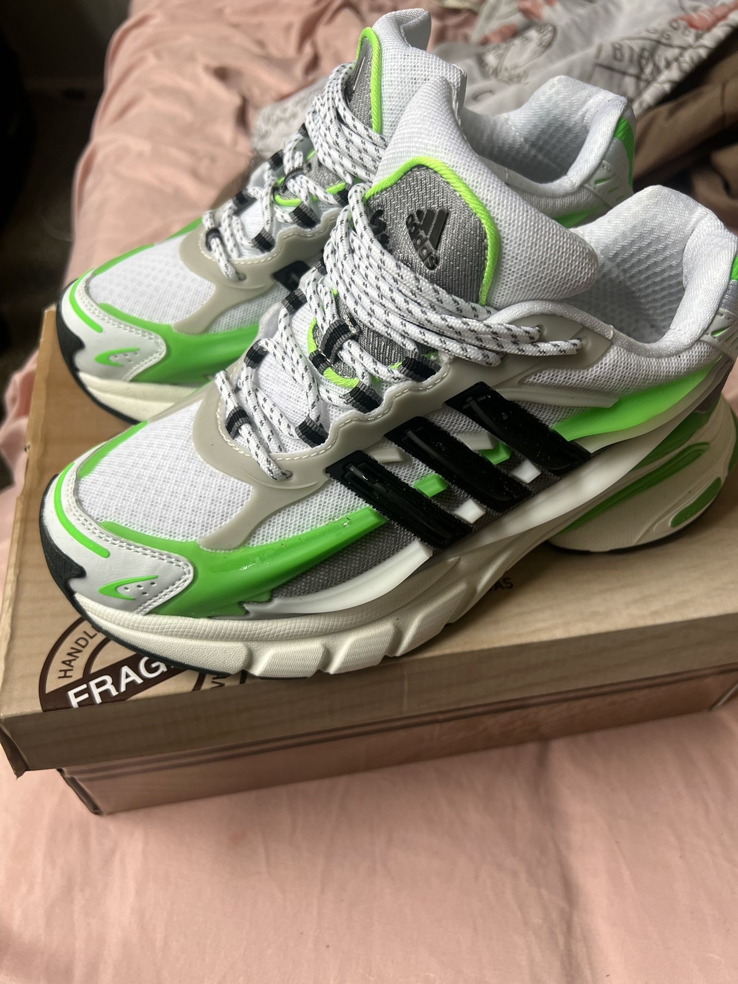 Adidas Jellyfish Size 8- 1/2