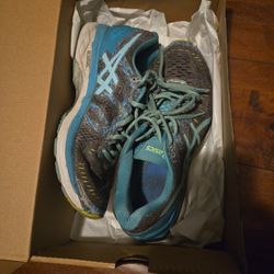 Asics Tennis shoes size 10