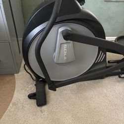 Solo makes a great elliptical excellent condition