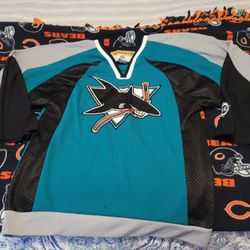 Vintage San Jose Sharks Sweatshirt 🦈 Size Small $40 Pickup In Oakdale 