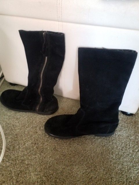 WOMEN'S BLACK SUADE BOOTS SIZE 7 1/2