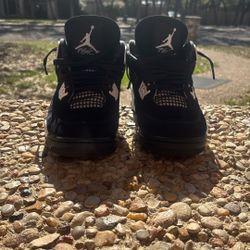 Jordan Retro 4 White Thunder Men's Size: 8.5