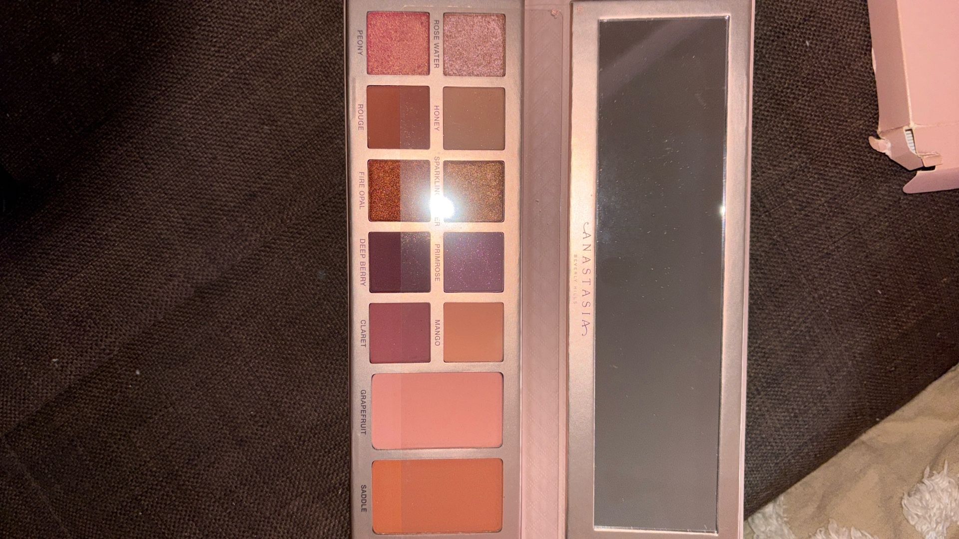 3 Eyeshadow Palettes