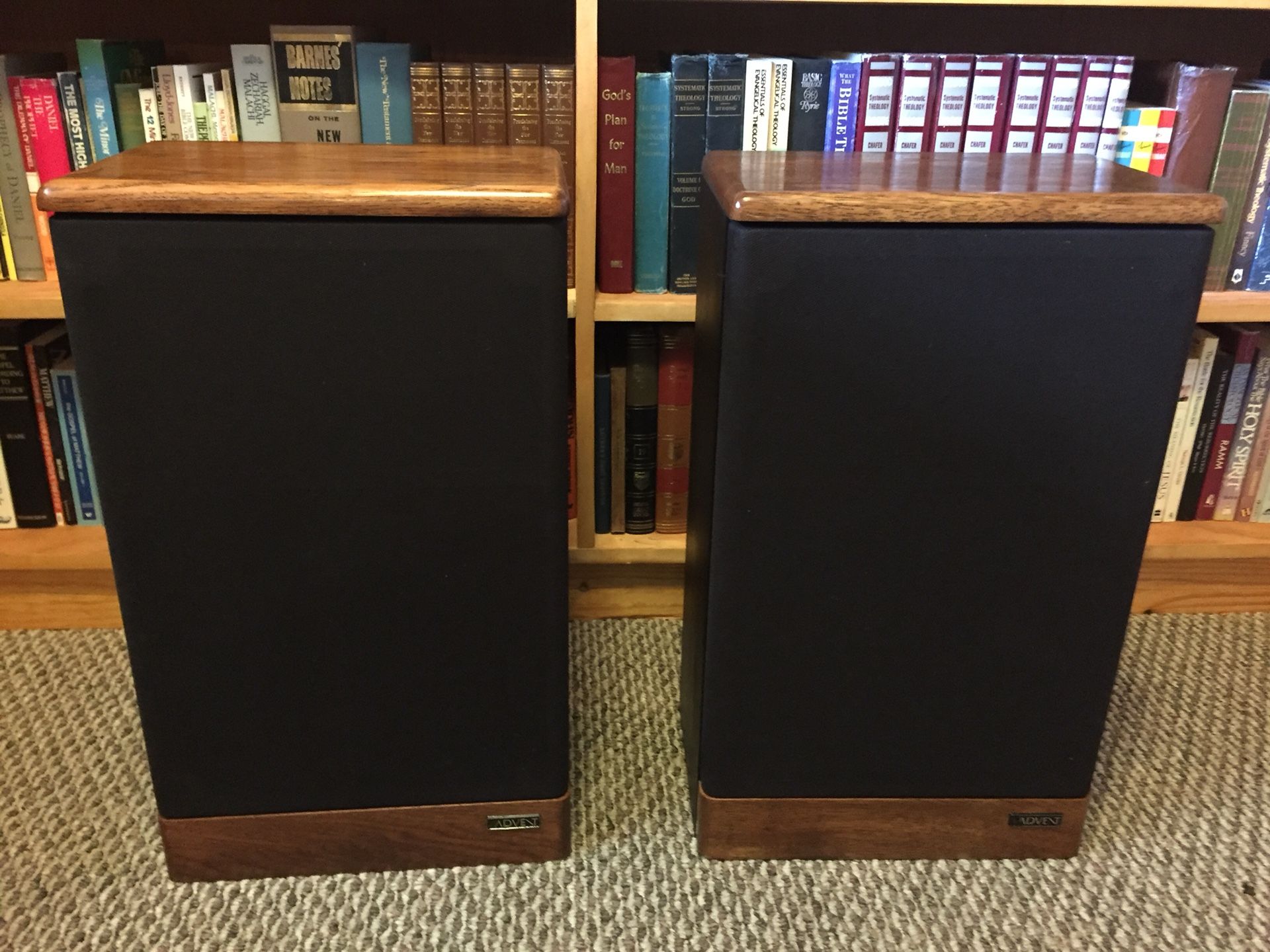 One Pair of Vintage, Advent 1008 Speakers — Pending Pick Up