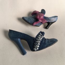 2 WOMENS HANDMADE BROOCH VINTAGE TO FASHION 