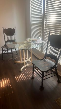 Glass table 2 chairs