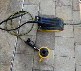 Enerpac PATG-1102N Turbo I Air Hydraulic Pump Hand/Foot Operated 3/3 Treadle Valve 127  with / 20T 4inch Stroke Single- Acting Hydraulic Cylinder