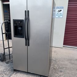 GE REFRIGERATOR 