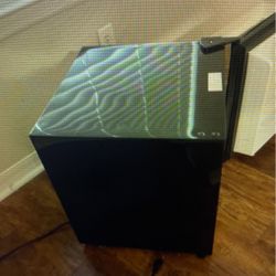 Insignia Mini Fridge 