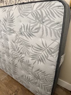 Full size mattress Great condition