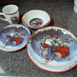 Christmas Dish Set (32 Pieces)