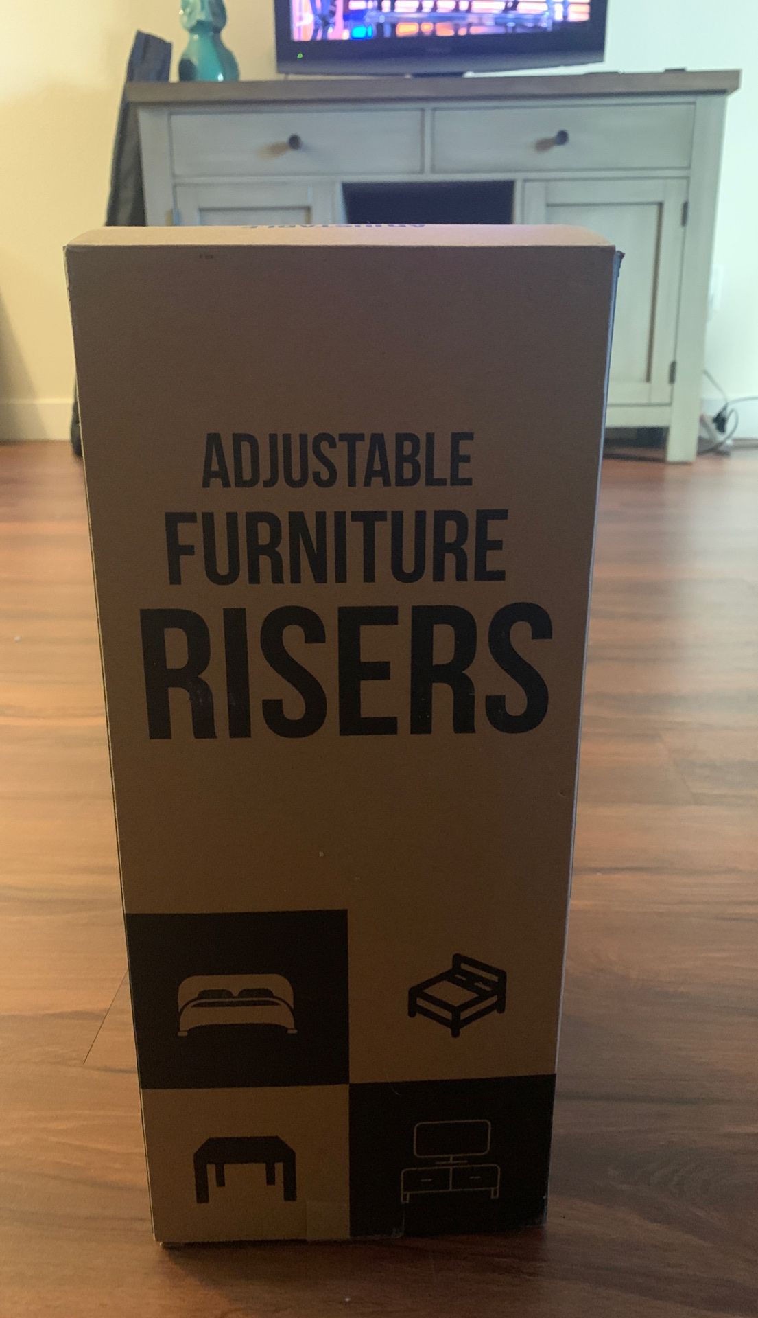 Adjustable furniture risers