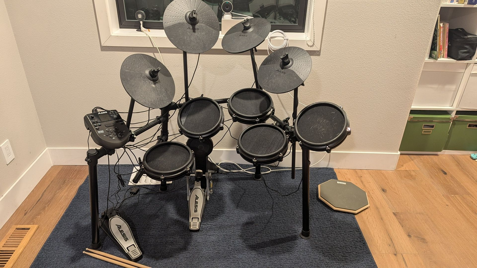 Alesis Nitro Mesh Kit - Electronic Drum Set  plus expansion pack