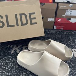 Yeezy Slide ‘Pure’ 