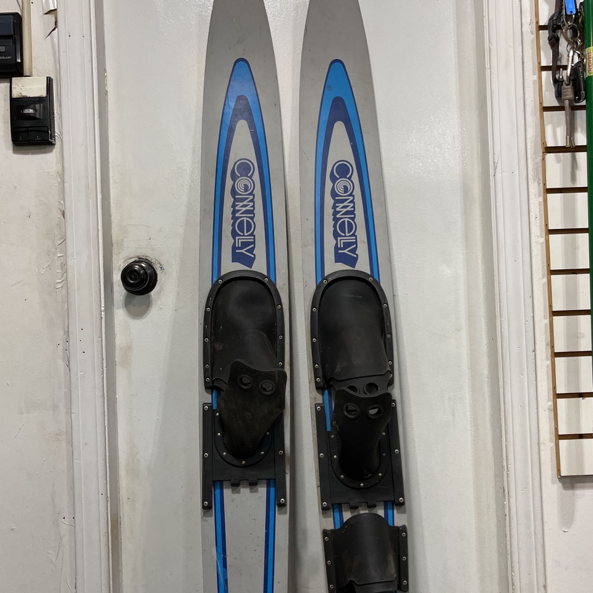 Vintage Connelly Spirit Waterskis. 