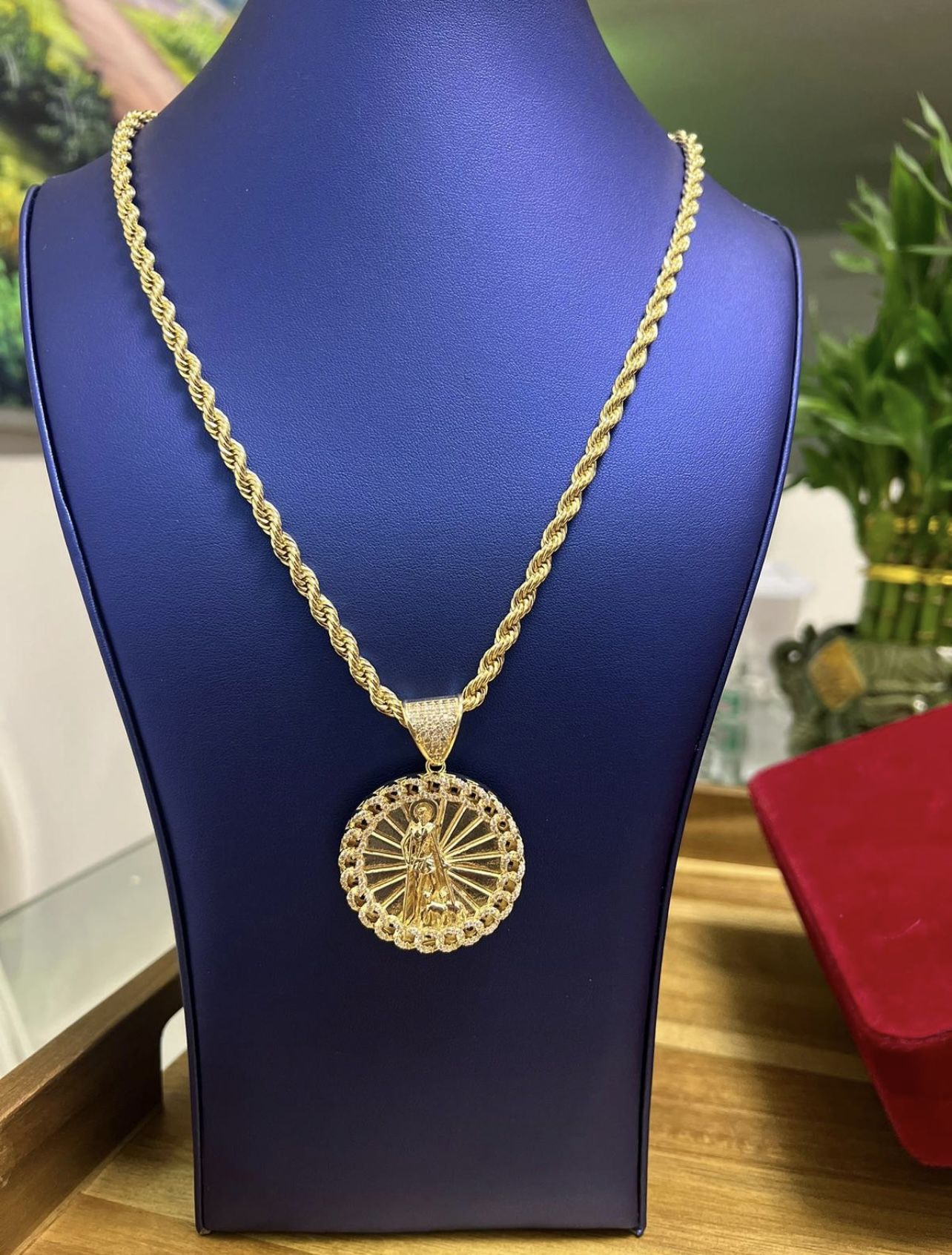 chain and pendant gold plated