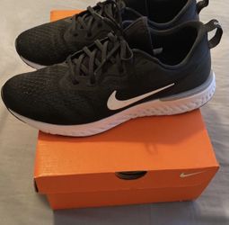 Mens Nike Shoes Size 10