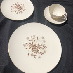 Setting of 6 - Vintage Mid-Century Lenox Bone China Gold Trim Starlight 