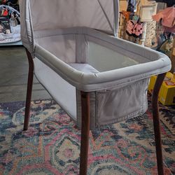 Chicco Lullago portable Travel Bassinet baby infant bed