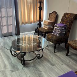 Elegant Glass Coffee Table  – Classic Design