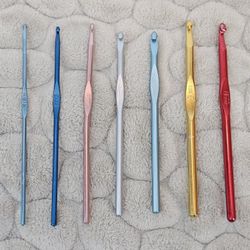 VTG ALUMINUM CROCHET HOOKS - LOT of 7