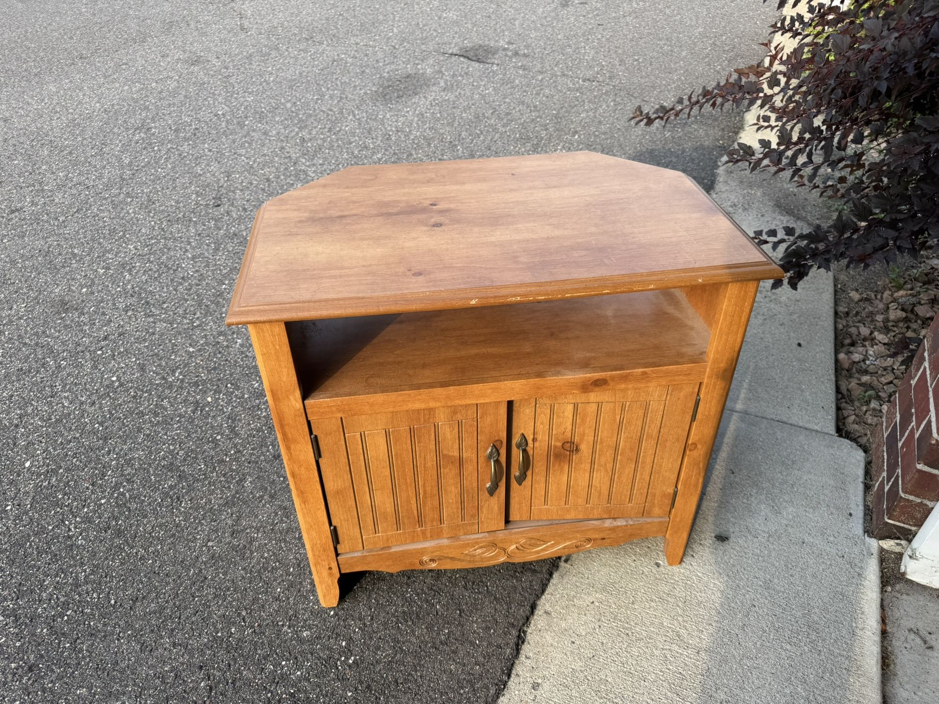 Little Entertainment Stand