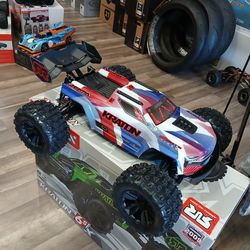 Arrma Kraton BLX 6s  RC speed truck. New   in a box. March special deal$550