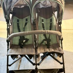 Lightweight Double Umbrella Stroller