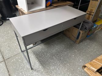 Desk ( New in its box )