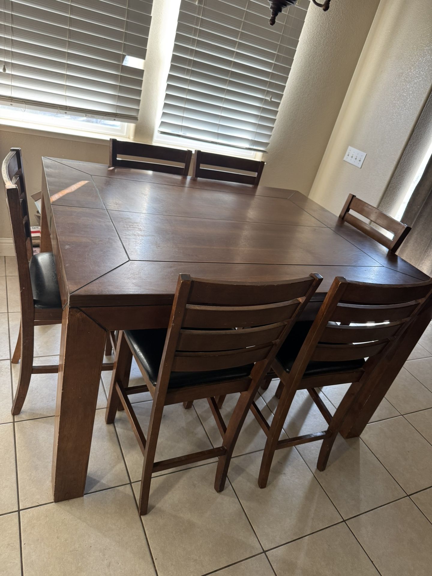 Pub Table With 6 Stools